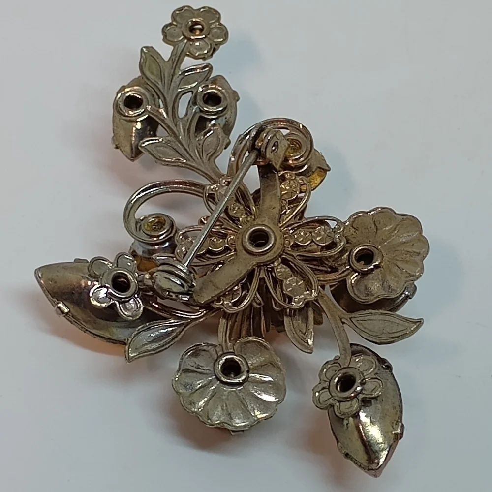 * vintage Parfait Moonglow Juliana? unsigned pin brooch